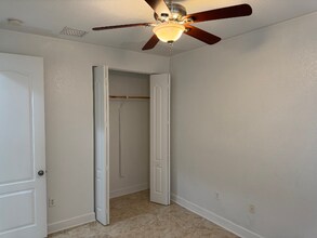 708 SW 147th Ave in Pembroke Pines, FL - Building Photo - Building Photo