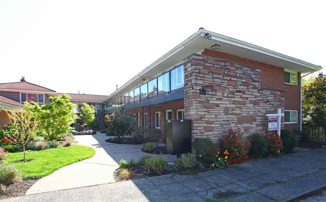 The Carmel Apartments in Seattle, WA - Building Photo - Building Photo