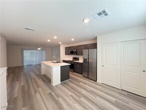 6858 Truffle Gray St in Las Vegas, NV - Building Photo - Building Photo