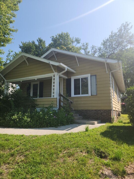 2734 Virginia St in Sioux City, IA - Building Photo