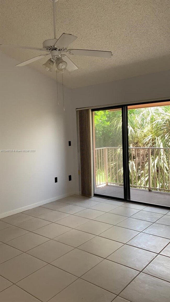 2800 SW 83rd Ave in Miramar, FL - Building Photo - Building Photo