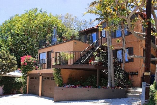 2001 Pinehurst Rd, Unit 2001
