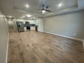 1613 Hill Valley Dr in Manhattan, KS - Building Photo - Building Photo