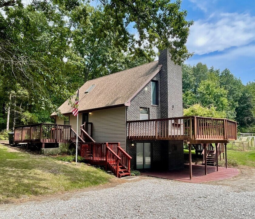 5300 E Hayes Rd in Columbia, MO - Building Photo