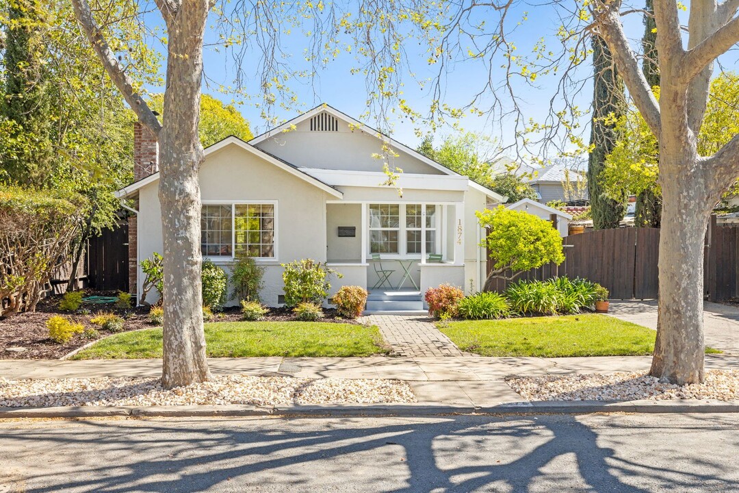 1874 Brown St in Napa, CA - Building Photo