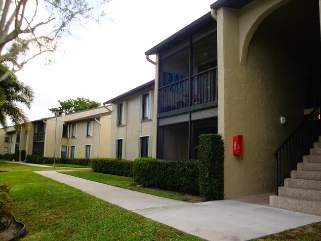 723 Sunny Pine Way, Unit G1