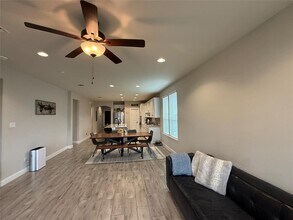 521 Compania Cove in Liberty Hill, TX - Building Photo - Building Photo