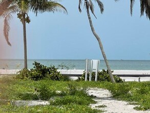 345 Donora Blvd in Fort Myers Beach, FL - Building Photo - Building Photo