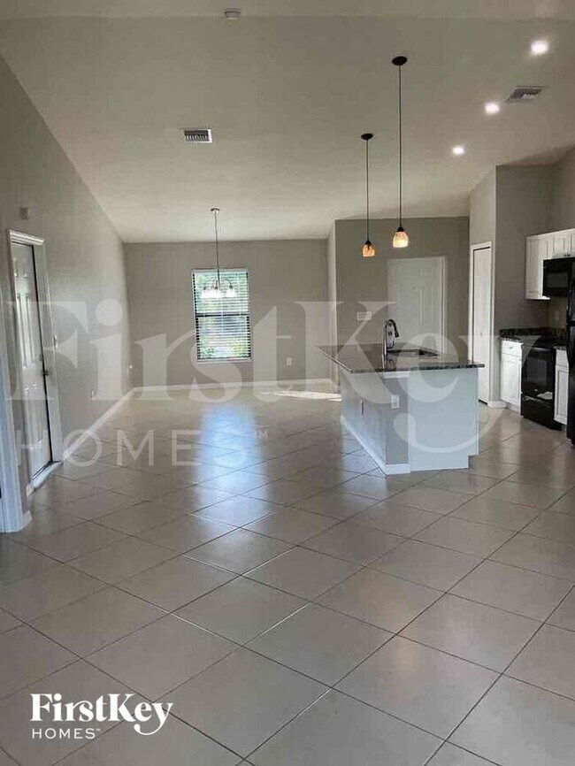 5402 Anita Ave N in Lehigh Acres, FL - Building Photo - Building Photo