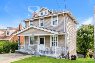 3157 Maplene Ave in Pittsburgh, PA - Building Photo - Building Photo