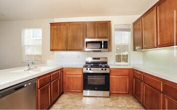 2818 Osmunda Ct in Palmdale, CA - Building Photo - Building Photo