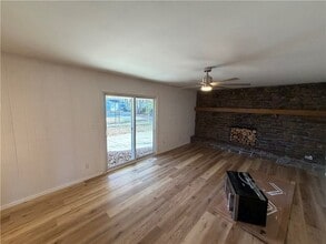 2854 N Loxley Ave in Fayetteville, AR - Foto de edificio - Building Photo