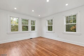 20 Riverside Ave in Warren, NJ - Building Photo - Building Photo