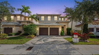 6933 NW 104th Ct in Medley, FL - Building Photo