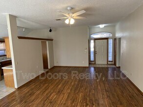 13101 Mapleleaf Dr in Oklahoma City, OK - Building Photo - Building Photo