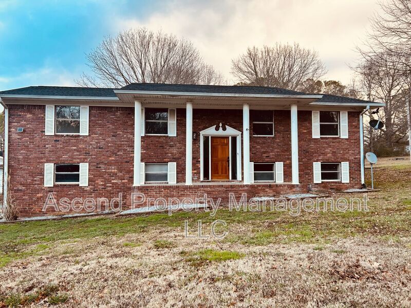 370 Julian Rd in Ringgold, GA - Building Photo