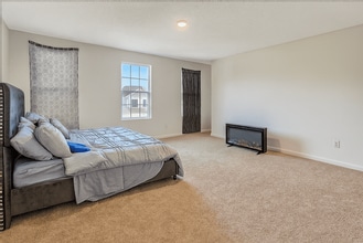 5321 Karst Cir in Ashville, OH - Building Photo - Building Photo