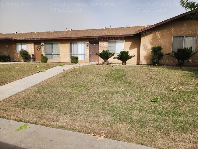 2425 Westholme Blvd-Unit -B in Bakersfield, CA - Building Photo - Building Photo