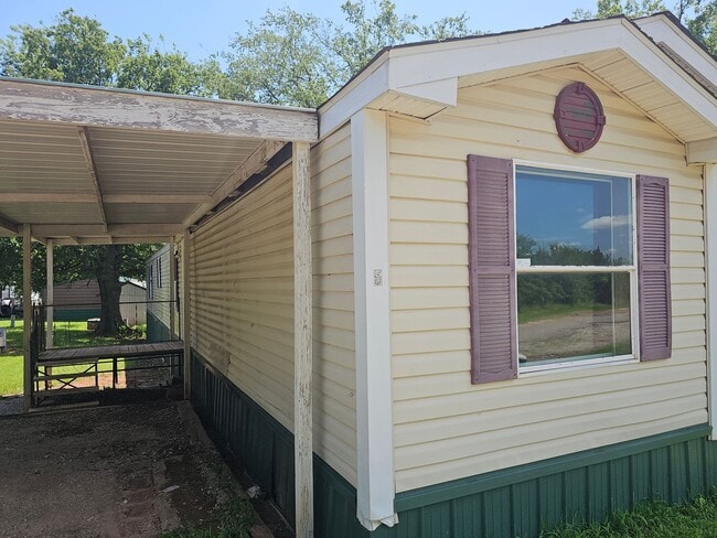 property at 21186 SE 29th St