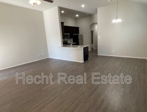 9212 Groff Lndg in Converse, TX - Building Photo - Building Photo