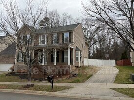 15622 Troubadour Ln in Huntersville, NC - Building Photo