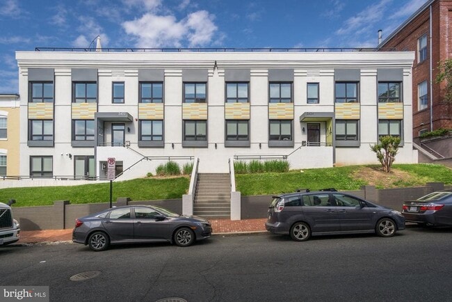 2422 17th St NW in Washington, DC - Building Photo - Building Photo