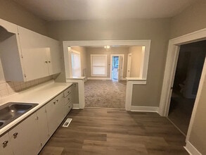 242 Millwood N in Wichita, KS - Building Photo - Building Photo