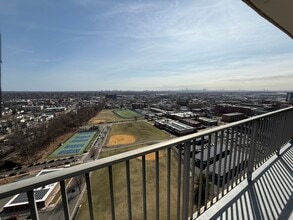 160 Overlook Ave, Unit 23B in Hackensack, NJ - Building Photo - Building Photo