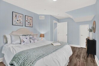 4529 Bay Spring Ct in Tampa, FL - Foto de edificio - Building Photo