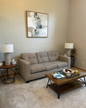 17601 Hackberry Ct in Eden Prairie, MN - Building Photo - Building Photo