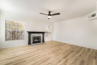 2600 Twin Pines Ave in Henderson, NV - Building Photo - Building Photo