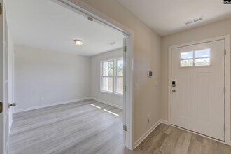 139 Texas Black Way in Elgin, SC - Building Photo - Building Photo