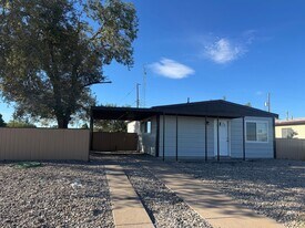1204 Beloit Dr in Roswell, NM - Building Photo