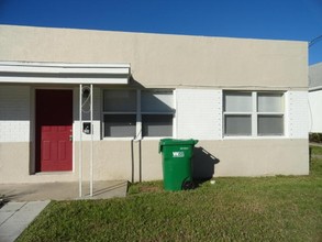 1002 Brothers Ave in Melbourne, FL - Building Photo - Building Photo