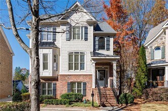 1012 Madeline Ln in Atlanta, GA - Building Photo - Building Photo