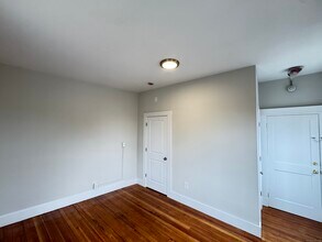 360 Campbell Ave in West Haven, CT - Building Photo - Building Photo