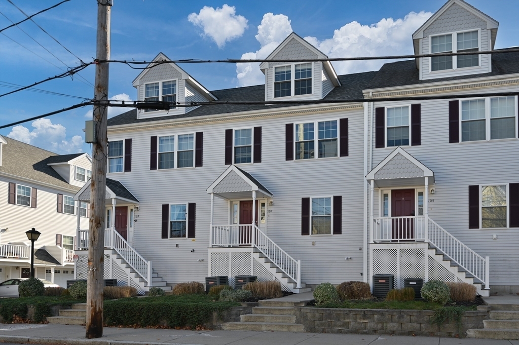 107 Myrtle St in Medford, MA - Foto de edificio