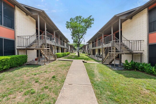 property at 2001 S I-35 Frontage Rd