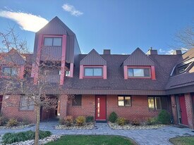 110 Montoya Dr in Branford, CT - Building Photo