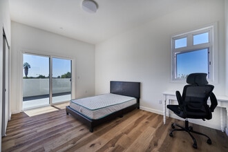 2600 S Catalina St in Los Angeles, CA - Building Photo - Building Photo