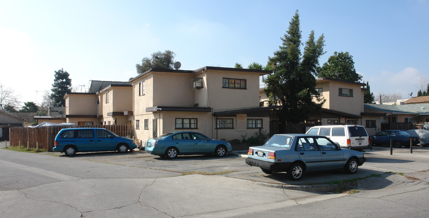 14522 Gault St in Van Nuys, CA - Building Photo