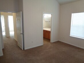 205 Maple Ln in Conroe, TX - Building Photo - Building Photo