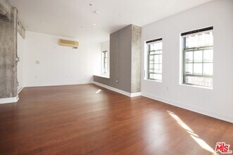 416 S Spring St in Los Angeles, CA - Building Photo - Building Photo