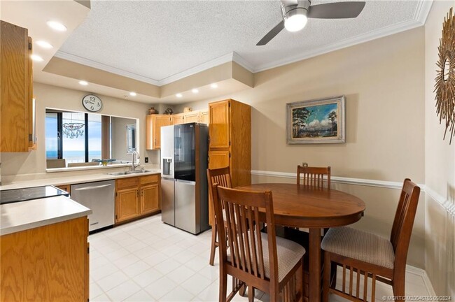 9960 S Ocean Dr in Jensen Beach, FL - Building Photo - Building Photo