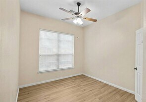 13415 Highland Park Ct in Houston, TX - Building Photo