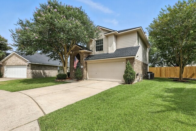 8002 Blackcherry Ln in Baytown, TX - Foto de edificio - Building Photo