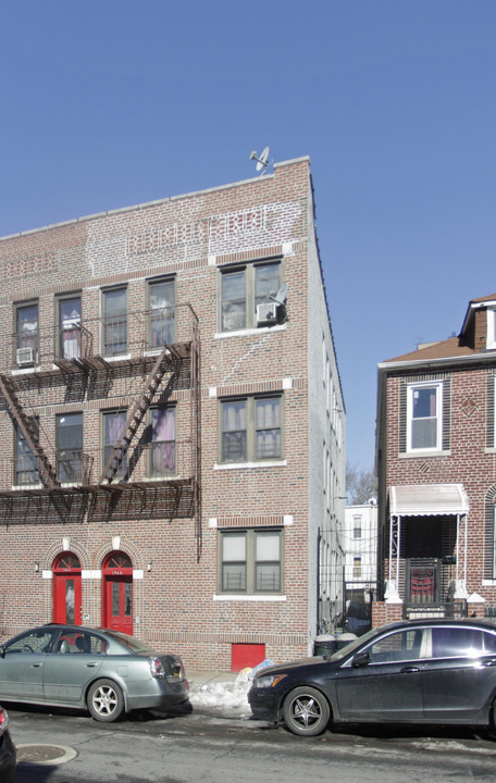 1943 Gleason Ave in Bronx, NY - Building Photo