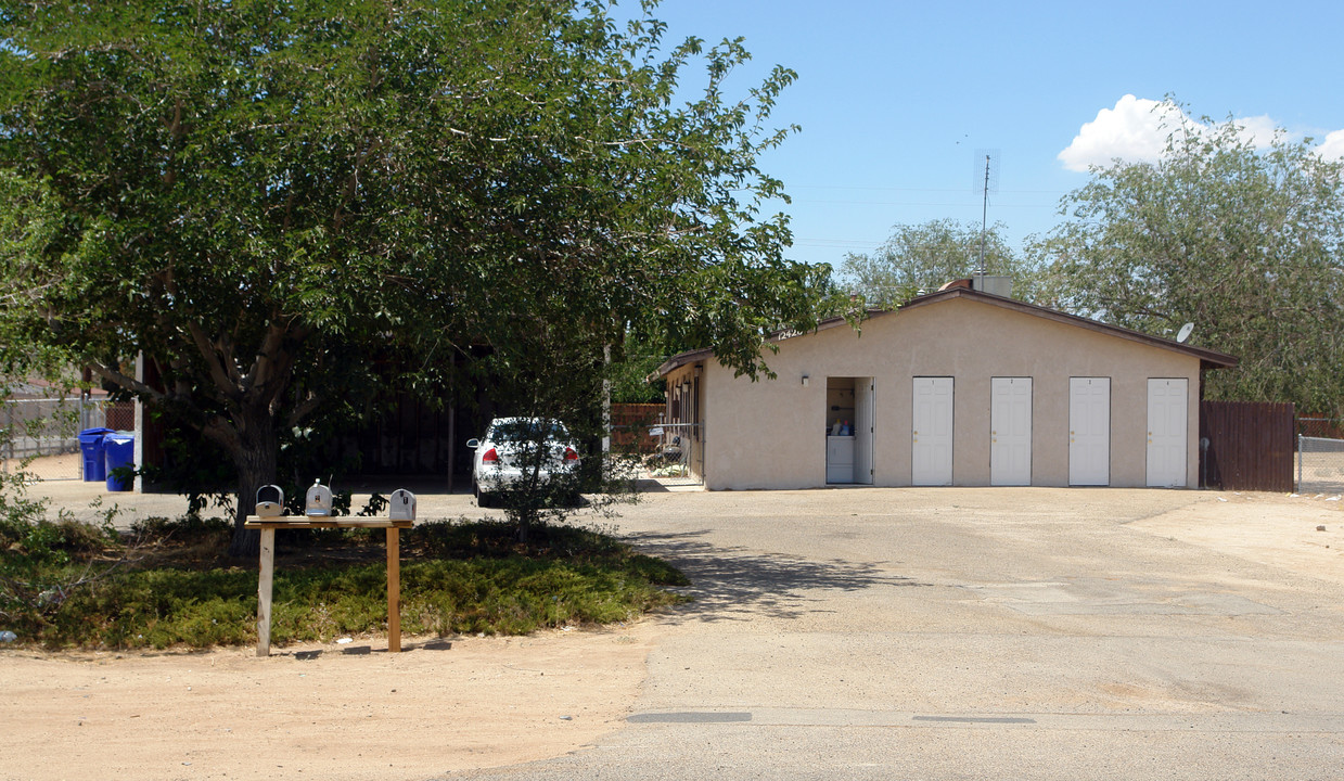 12426 Central Rd in Apple Valley, CA - Building Photo