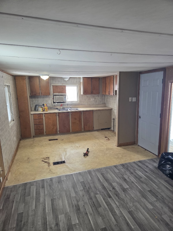 8464 Cleveland Ave NW in North Canton, OH - Foto de edificio - Building Photo