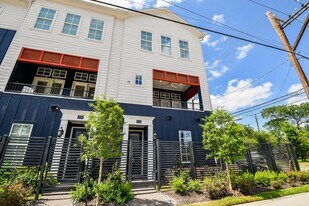 703 Bringhurst St in Houston, TX - Building Photo